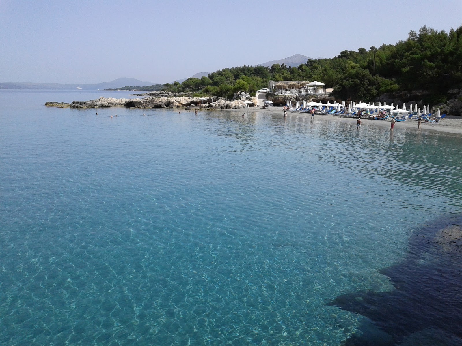 Foto van Gradakia beach met licht groen water oppervlakte