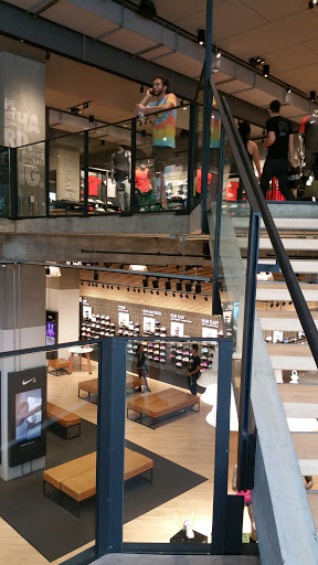 Sporting Goods Store «Nike Seattle», reviews and photos, 1500 6th Ave, Seattle, WA 98101, USA