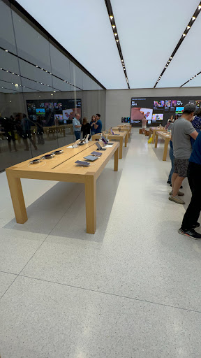 Computer Store «Apple Irvine Spectrum Center», reviews and photos, 763 Spectrum Center Dr, Irvine, CA 92618, USA