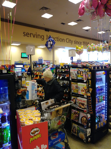 Grocery Store «Safeway», reviews and photos, 1755 Pacific Hwy W, Junction City, OR 97448, USA