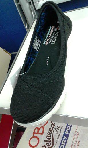 Shoe Store «SKECHERS Factory Outlet», reviews and photos, 163-11 Jamaica Ave, Jamaica, NY 11432, USA