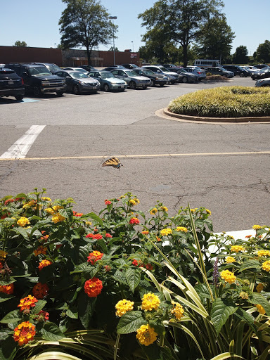 Shopping Mall «Penn Station Shopping Center», reviews and photos, 5600 Silver Hill Rd, District Heights, MD 20747, USA