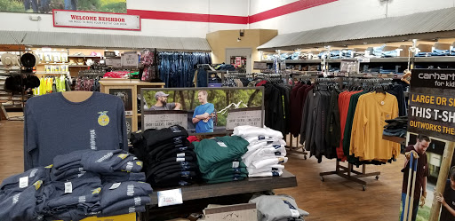 Home Improvement Store «Tractor Supply Co.», reviews and photos, 1714 N Main St, Shelbyville, TN 37160, USA