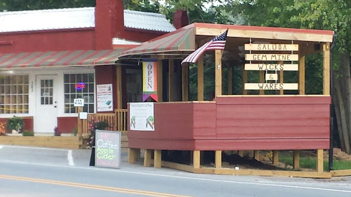 Tourist Attraction «Saluda Gem Mine Wicks & Wares», reviews and photos, 101 E Main St, Saluda, NC 28773, USA