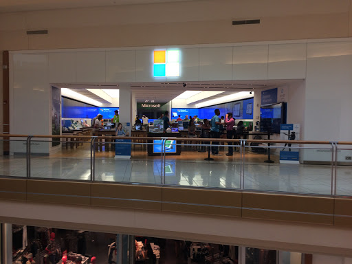 Computer Store «Microsoft Store - International Plaza», reviews and photos, 2223 N Westshore Blvd, Tampa, FL 33607, USA