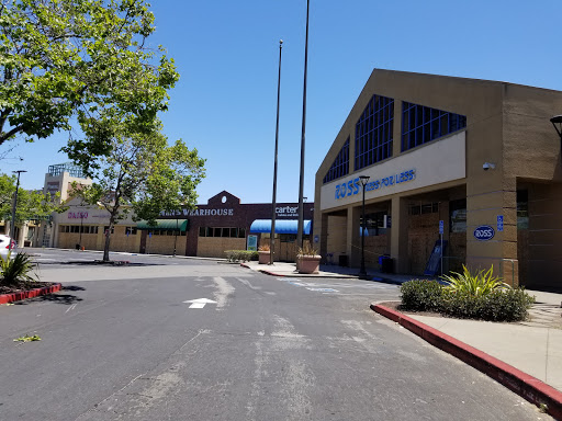 Shopping Mall «Powell Street Plaza Shopping Center», reviews and photos, 5795 Christie Ave, Emeryville, CA 94608, USA