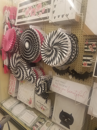 Craft Store «Hobby Lobby», reviews and photos, 6803 S 27th St, Franklin, WI 53132, USA