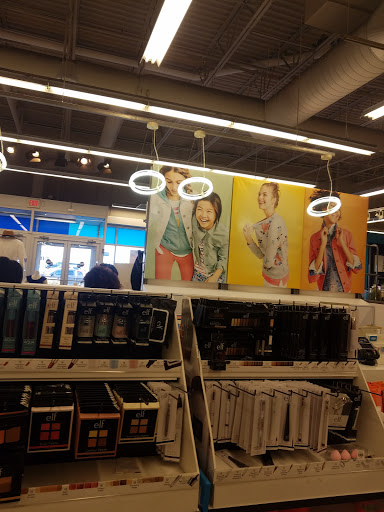 Clothing Store «Old Navy», reviews and photos, 3260 Fairlane Dr, Allen Park, MI 48101, USA