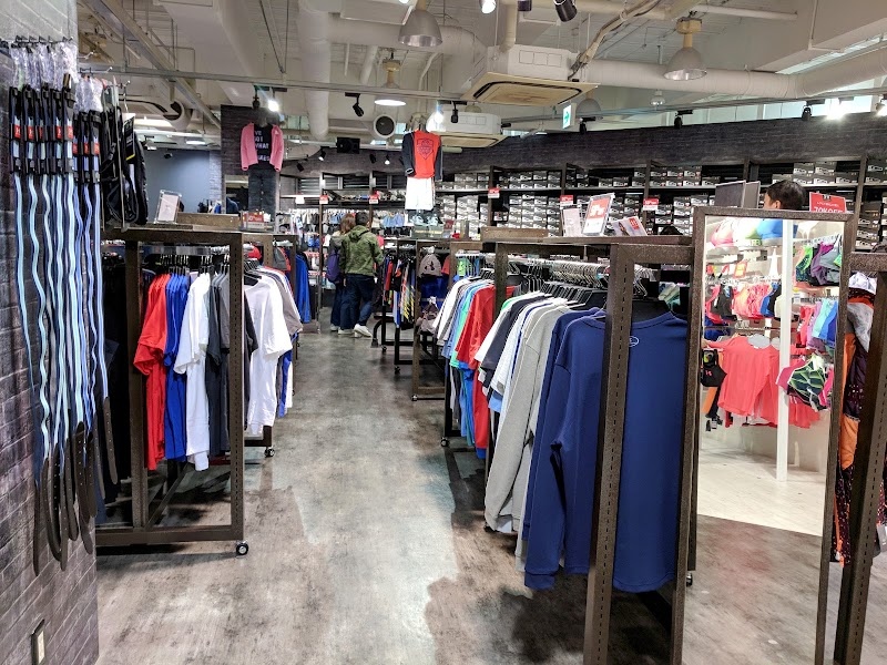 アンダーアーマーファクトリーハウス三井アウトレットパーク大阪鶴見 大阪府大阪市鶴見区茨田大宮 スポーツウェア専門店 グルコミ