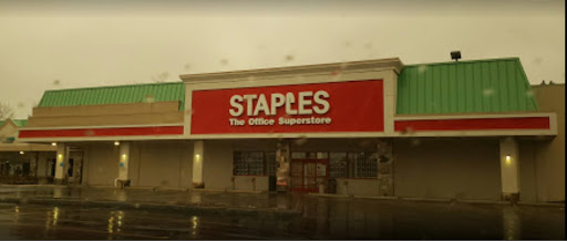 Office Supply Store «Staples», reviews and photos, 43313 Woodward Ave, Bloomfield Hills, MI 48302, USA