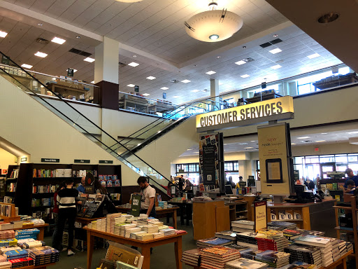 Book Store «Barnes & Noble», reviews and photos, 1 Levee Way, Newport, KY 41071, USA