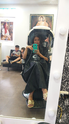 Opiniones de Jéssica Álava Hair & Makeup en Manta - Centro comercial