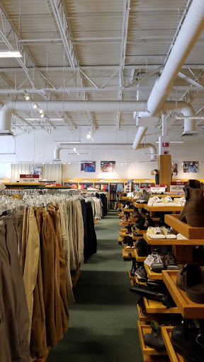 Clothing Store «L.L. Bean Outlet», reviews and photos, 31 Gusabel Ave, Nashua, NH 03063, USA