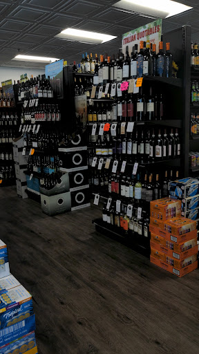 Liquor Store «Lyndwood Square Wine & Spirits», reviews and photos, 6010 Marshalee Dr #260, Elkridge, MD 21075, USA