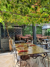 Atmosphère du Restaurant turc Restaurant Ayhan Usta à Les Pavillons-sous-Bois - n°13