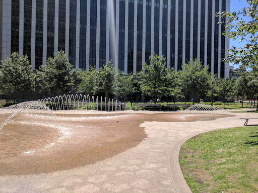 Park «Belo Garden», reviews and photos, 14 Main St & Griffin St. & Commerce St., Houston, TX 77002, USA