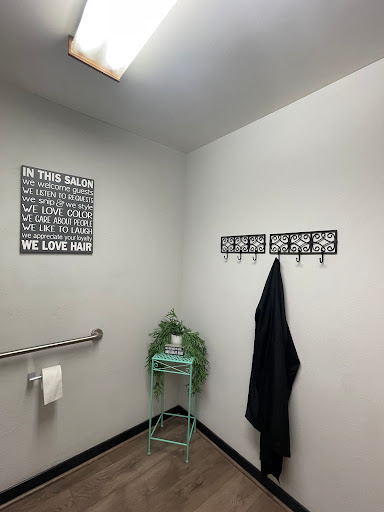 Nail Salon «Natural Image Hair Salon», reviews and photos, 3215 Bridge Rd # 3A, Suffolk, VA 23435, USA