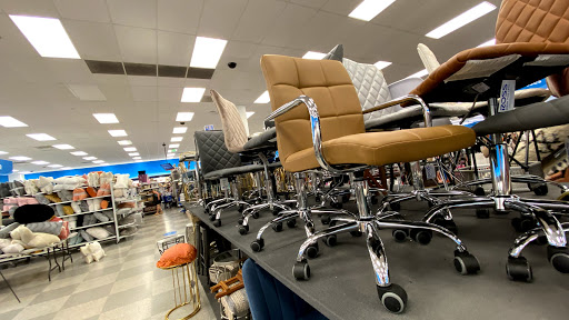 Clothing Store «Ross Dress for Less», reviews and photos, 3300 S Glenstone Ave, Springfield, MO 65804, USA