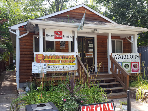 Tobacco Shop «Poospatuck Smoke Shop», reviews and photos, 207 Poospatuck Ln, Mastic, NY 11950, USA