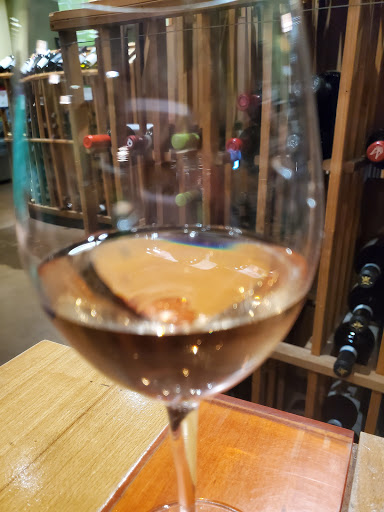 Wine Store «House Wine», reviews and photos, 644 High St, Columbus, OH 43085, USA