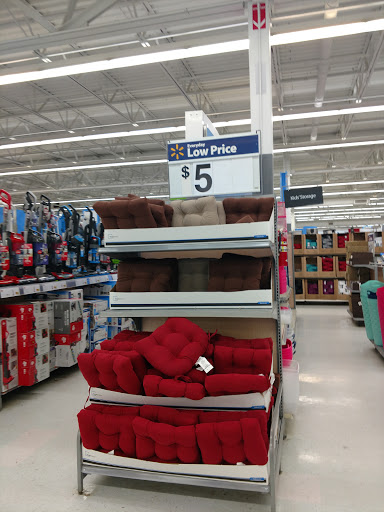 Department Store «Walmart Supercenter», reviews and photos, 3301 N Pontiac Trail, Commerce Charter Twp, MI 48390, USA