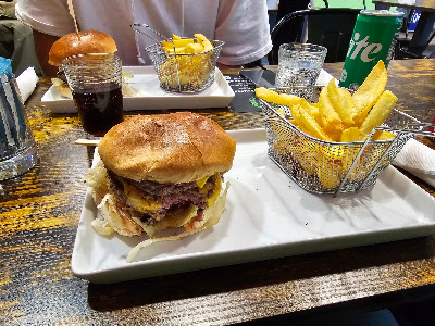 Le Vallon Gourmand Burgers & Pizzas à Val-de-Virieu