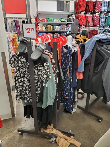 Clothing Store «Old Navy», reviews and photos, 8674 Park Meadows Center Dr, Lone Tree, CO 80124, USA