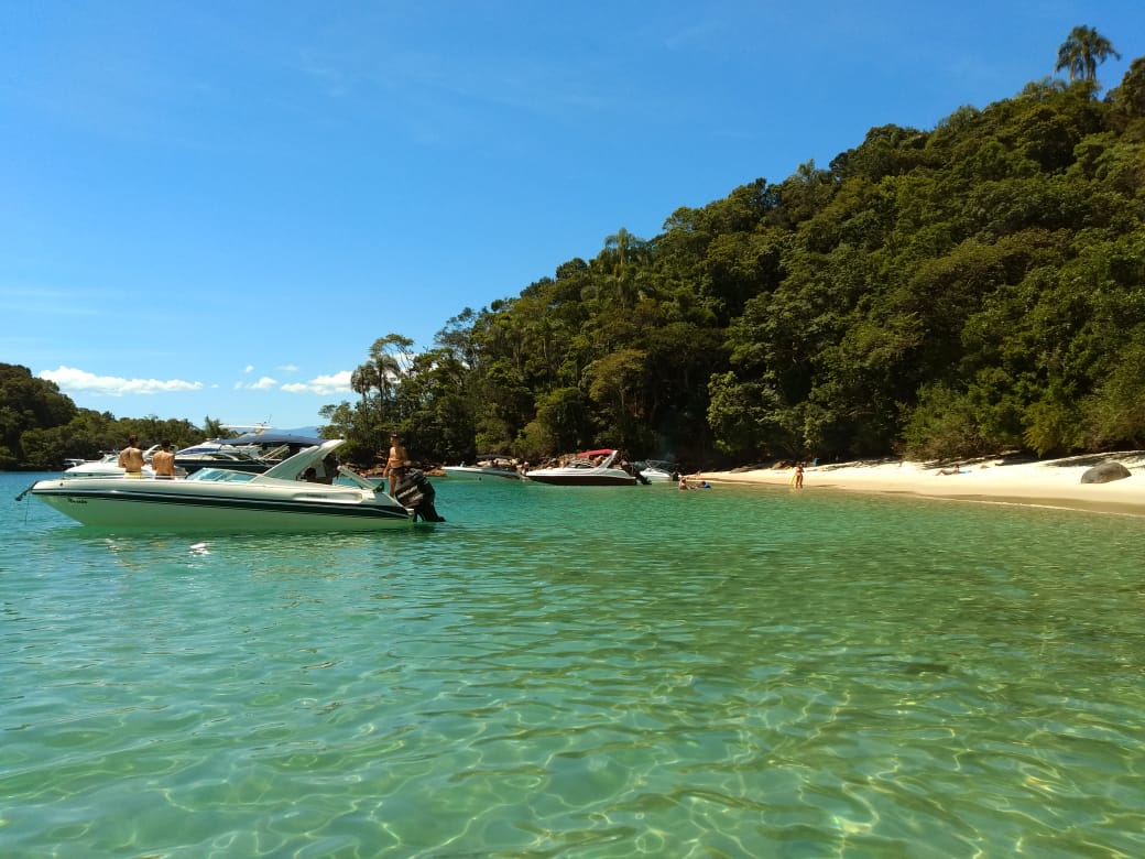 Fotografie cu Praia de Grumixama amplasat într-o zonă naturală