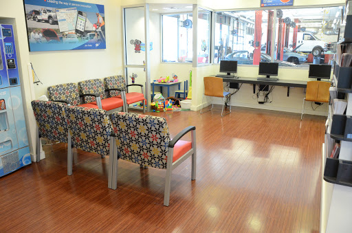 Travel Agency «AAA Vernon Hills Car Care Plus», reviews and photos, 1680 N Milwaukee Ave, Vernon Hills, IL 60061, USA