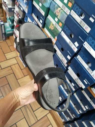 Shoe Store «Hayes Shoes», reviews and photos, 280 Three Springs Rd, Bowling Green, KY 42104, USA