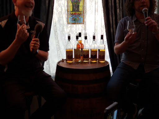 Liquor Store «Warehouse Liquors», reviews and photos, 634 S Wabash Ave, Chicago, IL 60605, USA