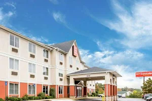 Econo Lodge Inn & Suites image