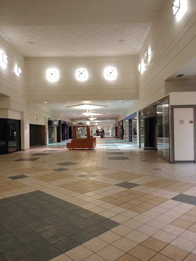 Shopping Mall «Forest Mall», reviews and photos, 835 W Johnson St, Fond du Lac, WI 54935, USA
