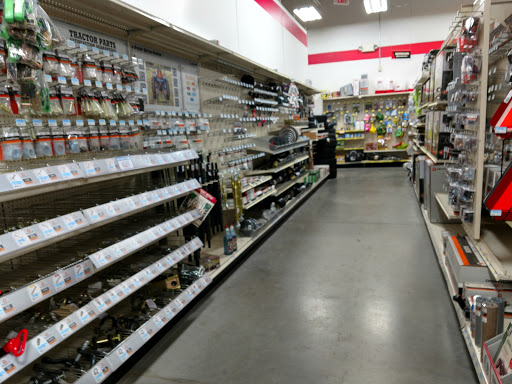 Home Improvement Store «Tractor Supply Co.», reviews and photos, 6365 Brockport Spencerport Rd, Brockport, NY 14420, USA