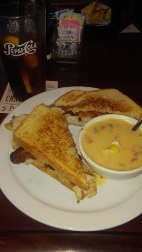 Restaurant «Oak Tree Restaurant», reviews and photos, 1020 Atlantic Ave, Woodland, WA 98674, USA