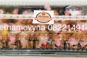 MeVyna Cakes And Catering image
