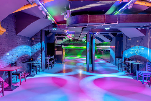 Nightclubs for seniors in Budapest