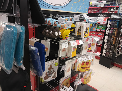 Office Supply Store «Staples», reviews and photos, 23131 Michigan Ave, Dearborn, MI 48124, USA