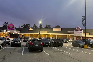 Tanger Outlets Tilton image