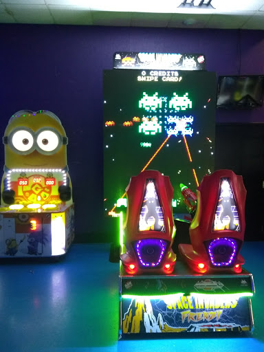 Roller Skating Rink «Skate Estate», reviews and photos, 3401 Vestal Rd, Vestal, NY 13850, USA