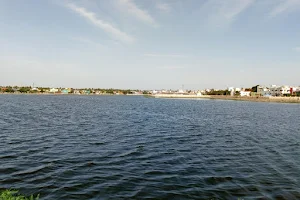 Avadi Paruthipattu Lake image