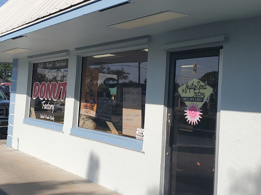 Donut Shop «Jupiter Donut Factory», reviews and photos, 141 Center St, Jupiter, FL 33458, USA