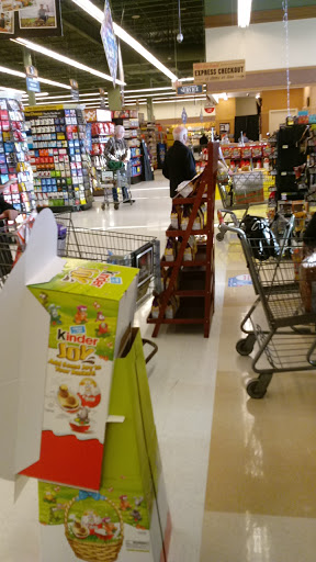 Grocery Store «Jewel-Osco», reviews and photos, 13200 Village Green Dr, Huntley, IL 60142, USA