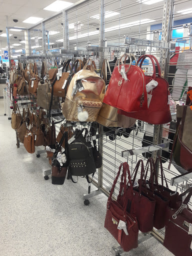 Clothing Store «Ross Dress for Less», reviews and photos, 2180 MacArthur Rd, Whitehall, PA 18052, USA