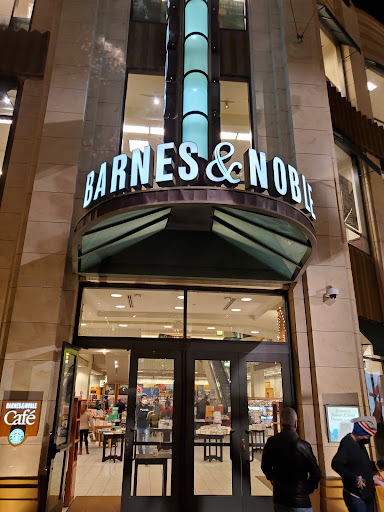 Book Store «Barnes & Noble», reviews and photos, 189 The Grove Dr, Los Angeles, CA 90036, USA