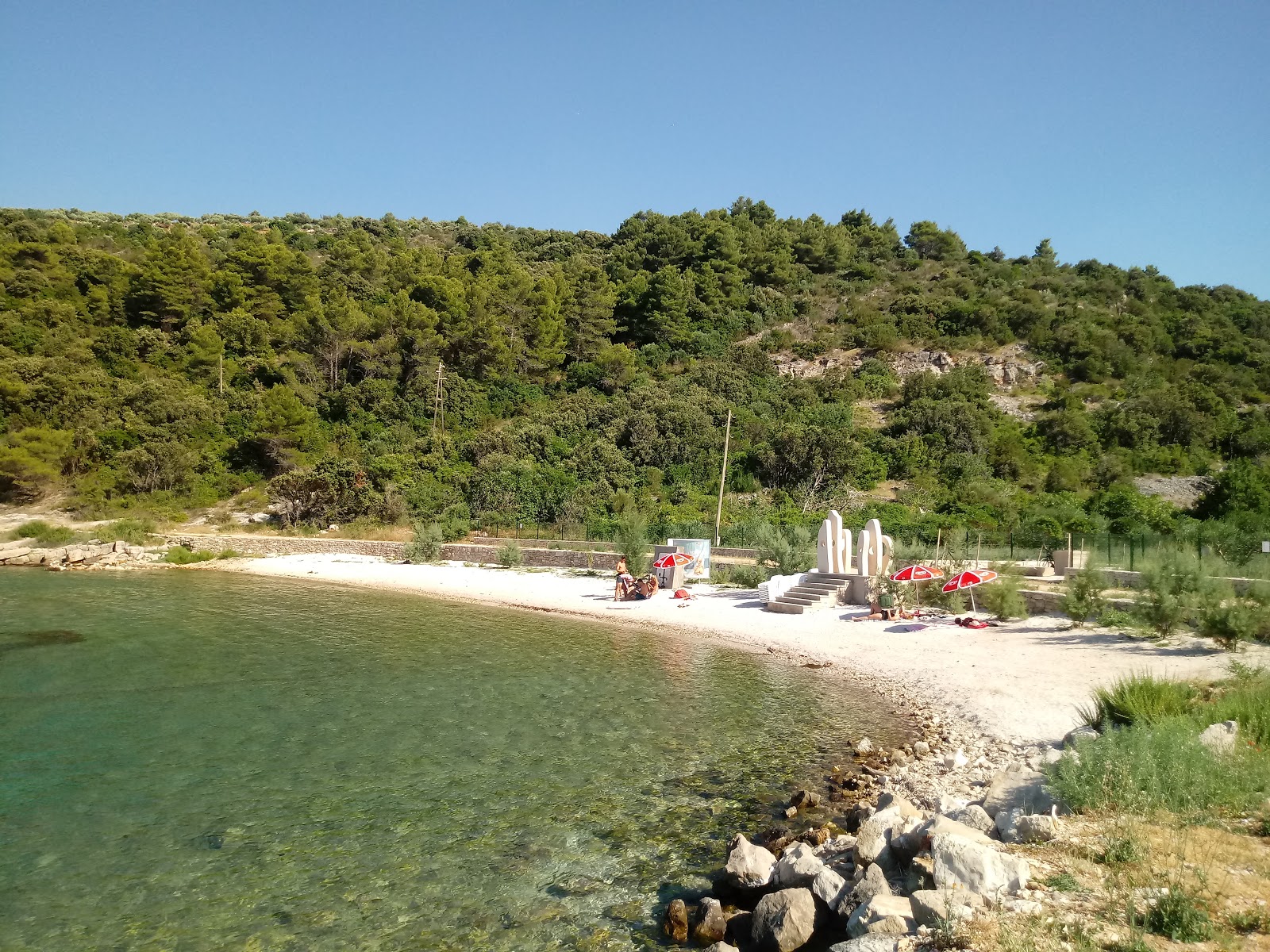 Foto di Trstena beach area del resort sulla spiaggia