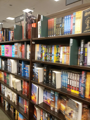 Book Store «Barnes & Noble», reviews and photos, 112 Eisenhower Pkwy, Livingston, NJ 07039, USA