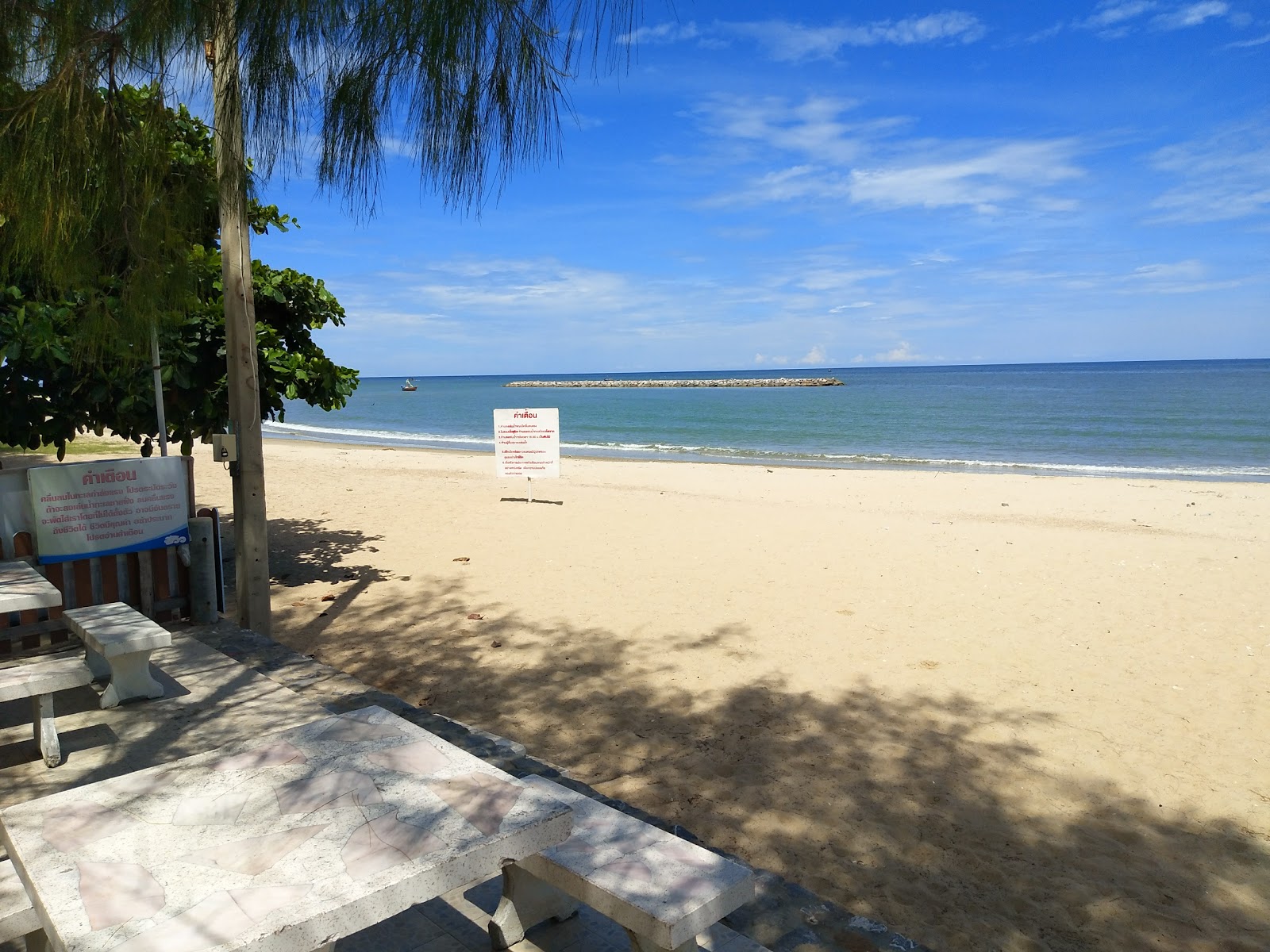 Chaosamran Beach的照片 带有碧绿色纯水表面
