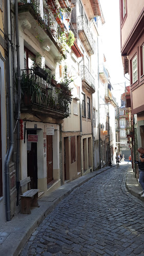 Rua dos Caldeireiros 62, Porto, Portugal