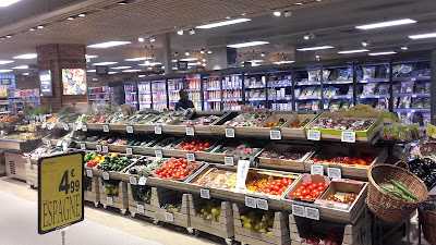 Market Paris Jean Jaures à Paris
